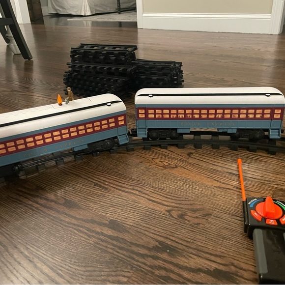 🎄LIONEL POLAR EXPRESS TRAIN SET - Picture 4 of 8